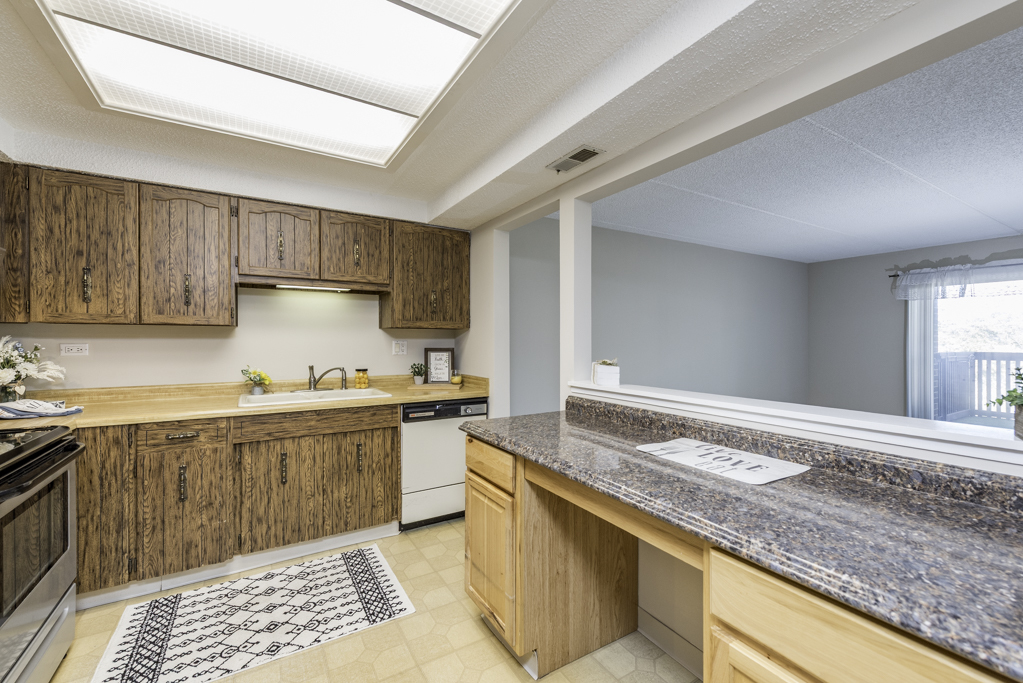 650 Whitney Court #203, Gurnee, IL 60031