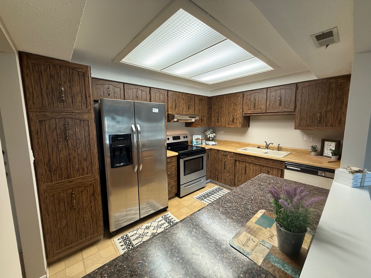 650 Whitney Court #203, Gurnee, IL 60031