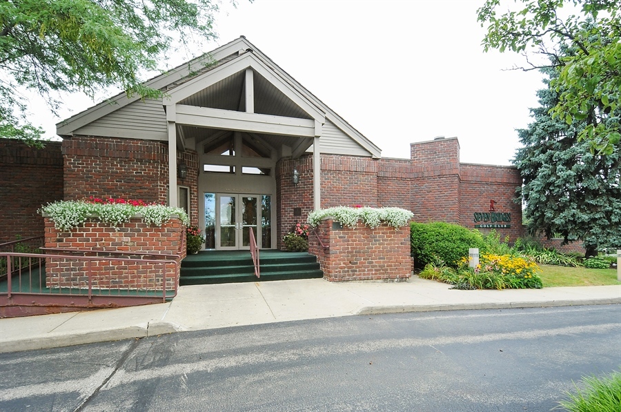 6420 Double Eagle Drive #403, Woodridge, IL 60517