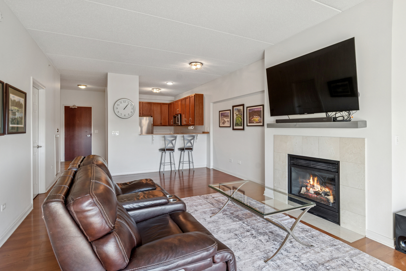 6420 Double Eagle Drive #403, Woodridge, IL 60517