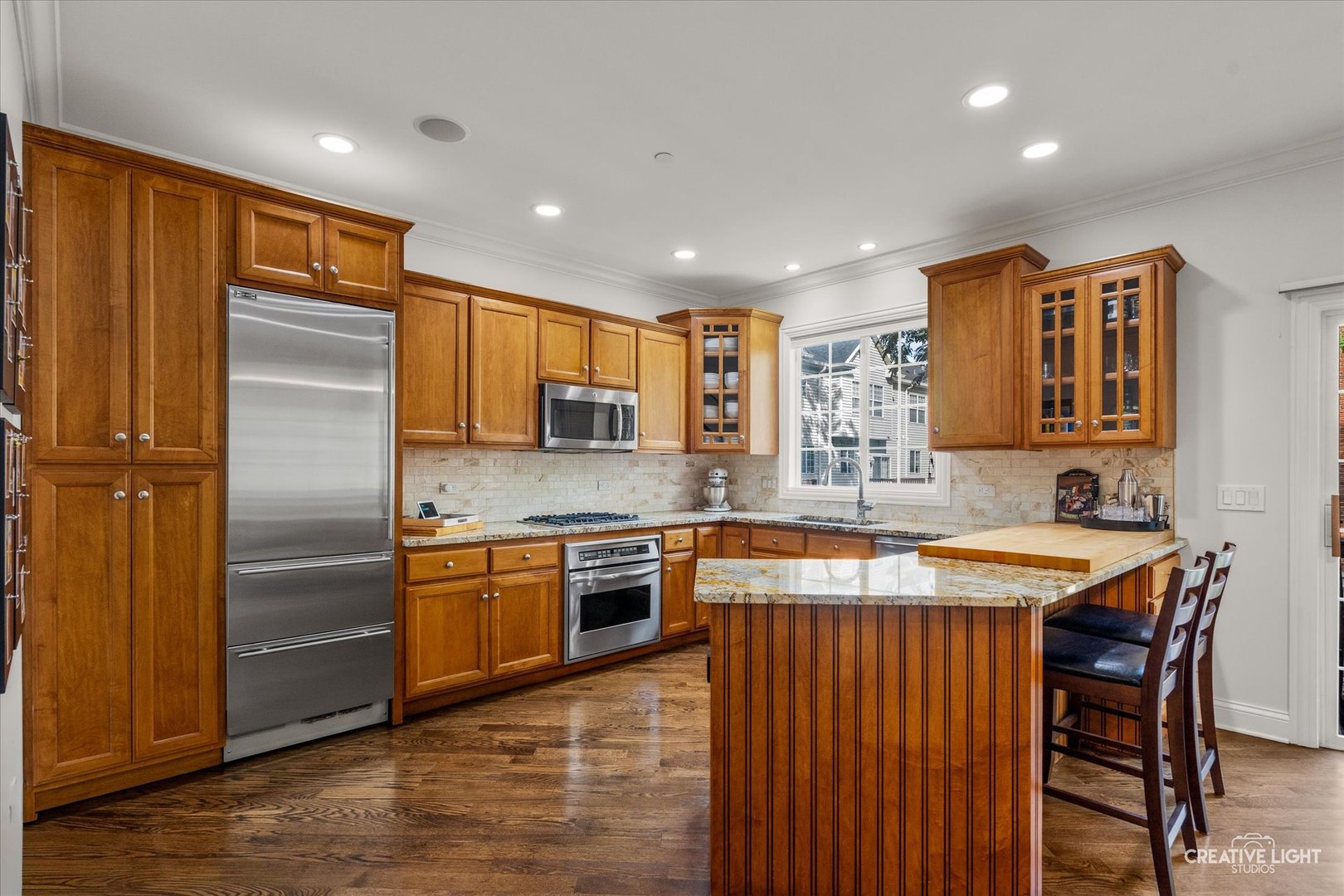 858 Shandrew Drive, Naperville, IL 60540