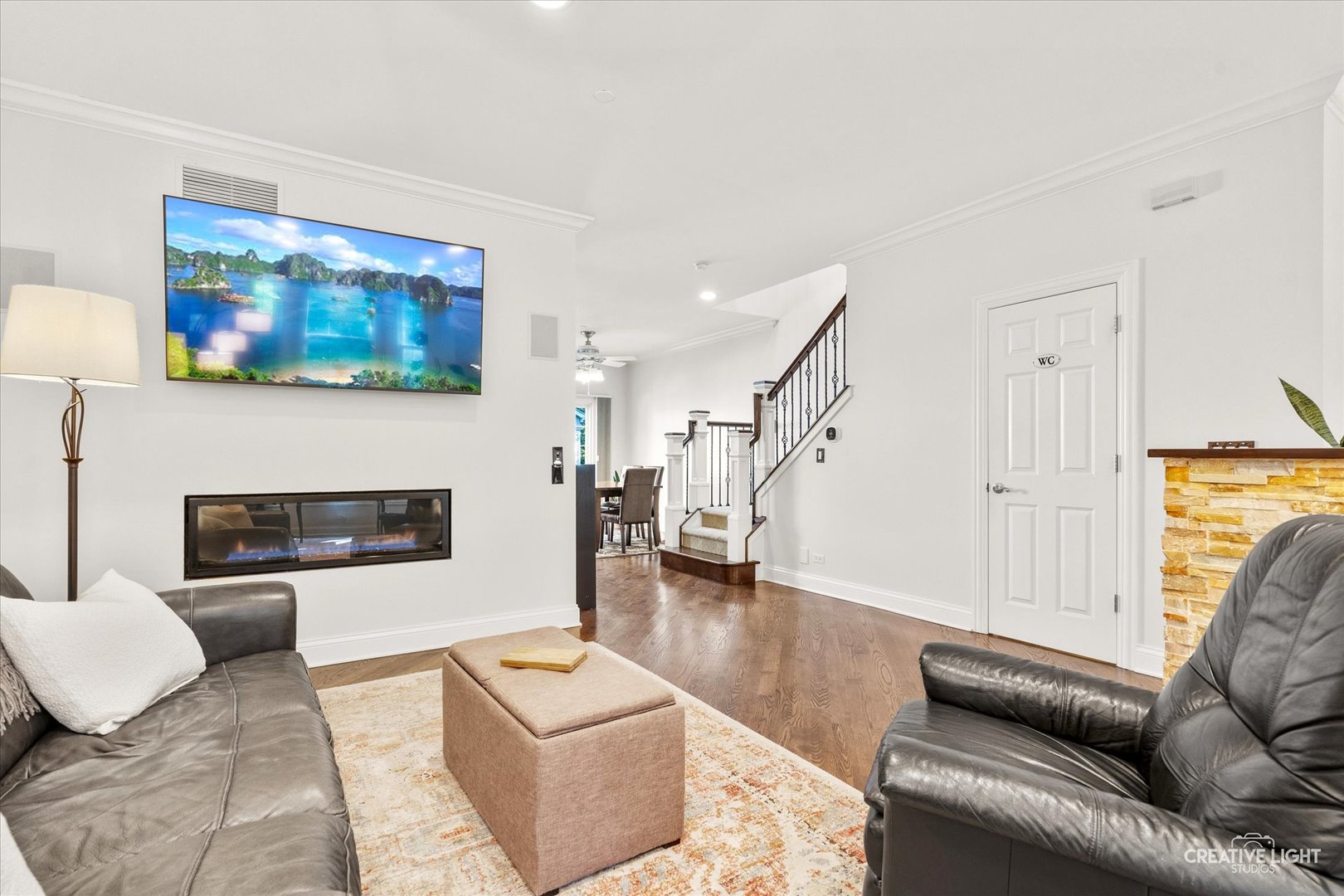 858 Shandrew Drive, Naperville, IL 60540