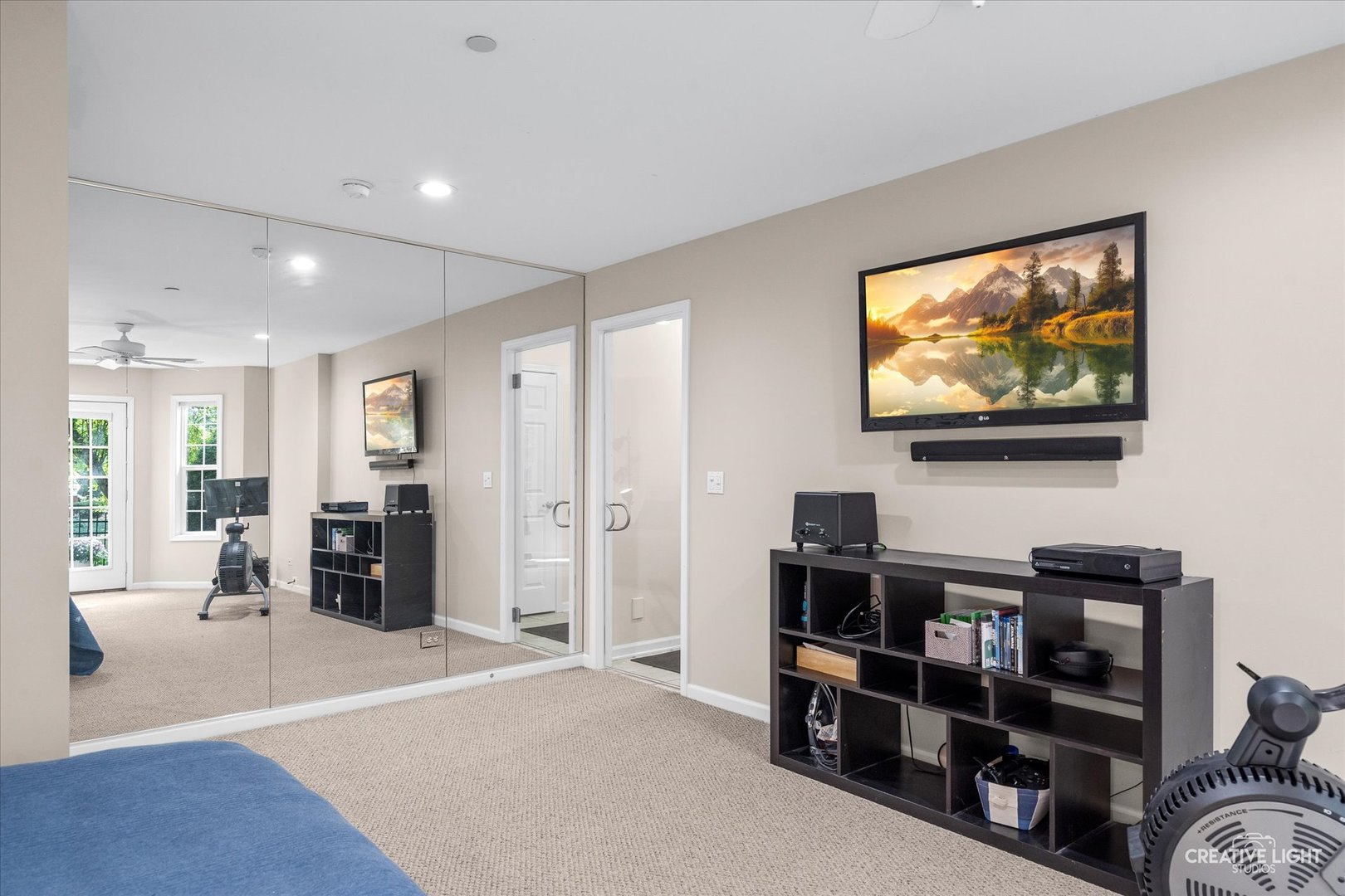 858 Shandrew Drive, Naperville, IL 60540