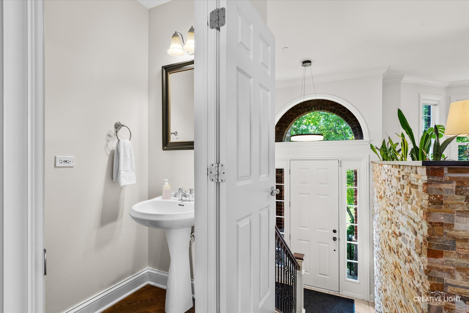 858 Shandrew Drive, Naperville, IL 60540