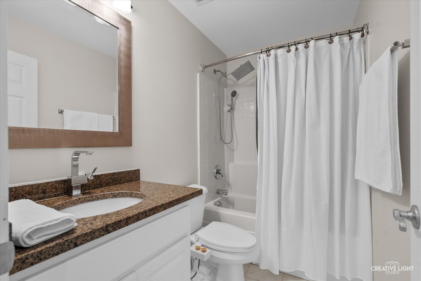 858 Shandrew Drive, Naperville, IL 60540