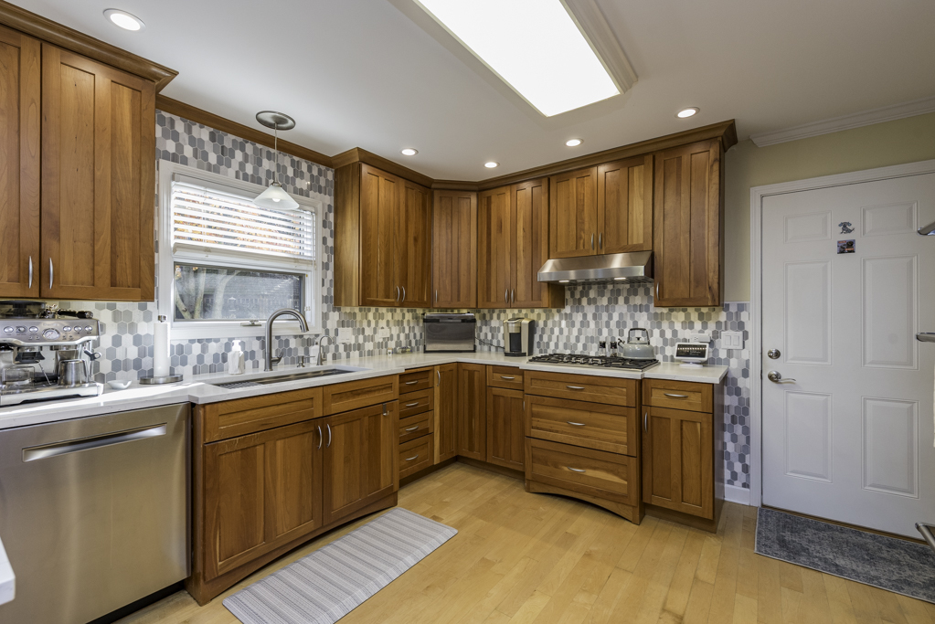 543 Long Hill Road, Gurnee, IL 60031