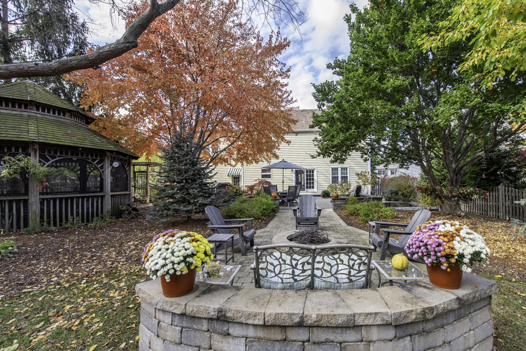 543 Long Hill Road, Gurnee, IL 60031