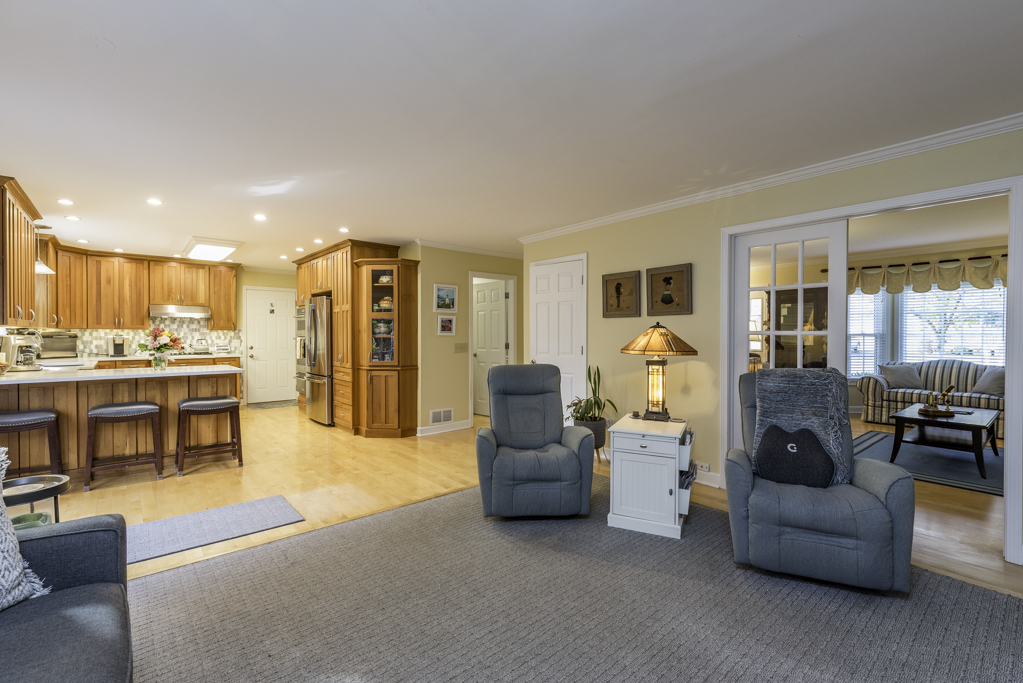 543 Long Hill Road, Gurnee, IL 60031