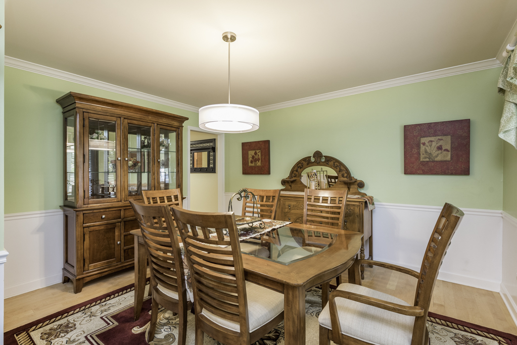 543 Long Hill Road, Gurnee, IL 60031