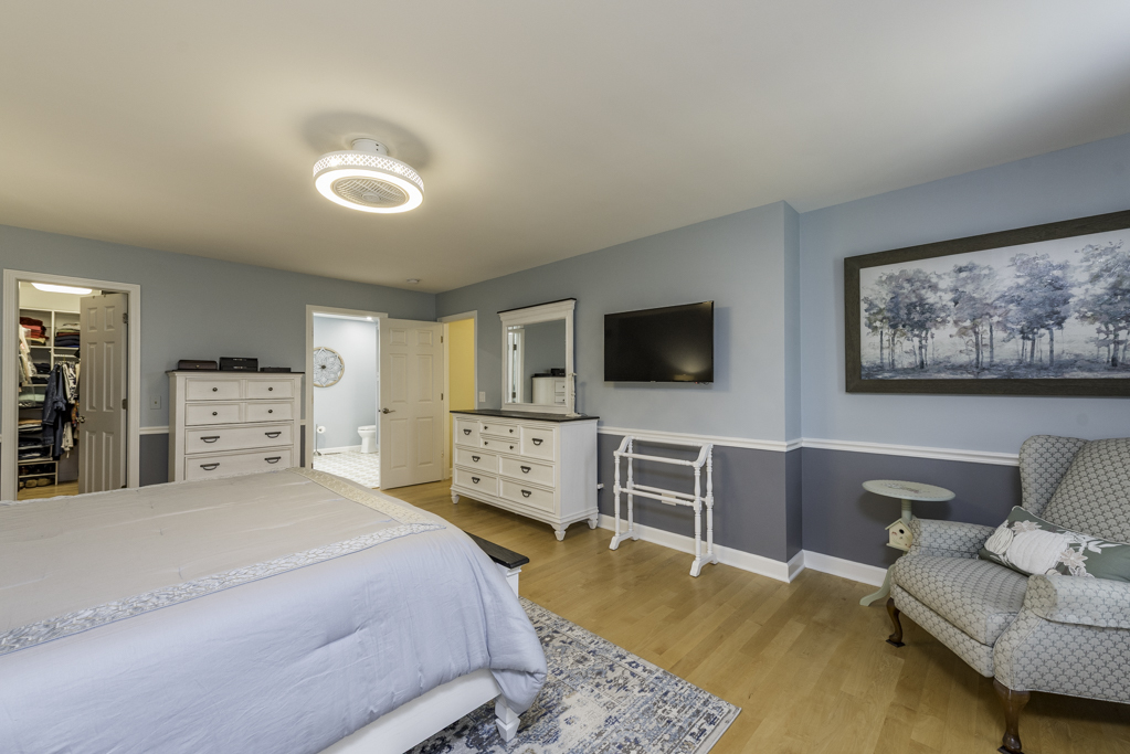 543 Long Hill Road, Gurnee, IL 60031