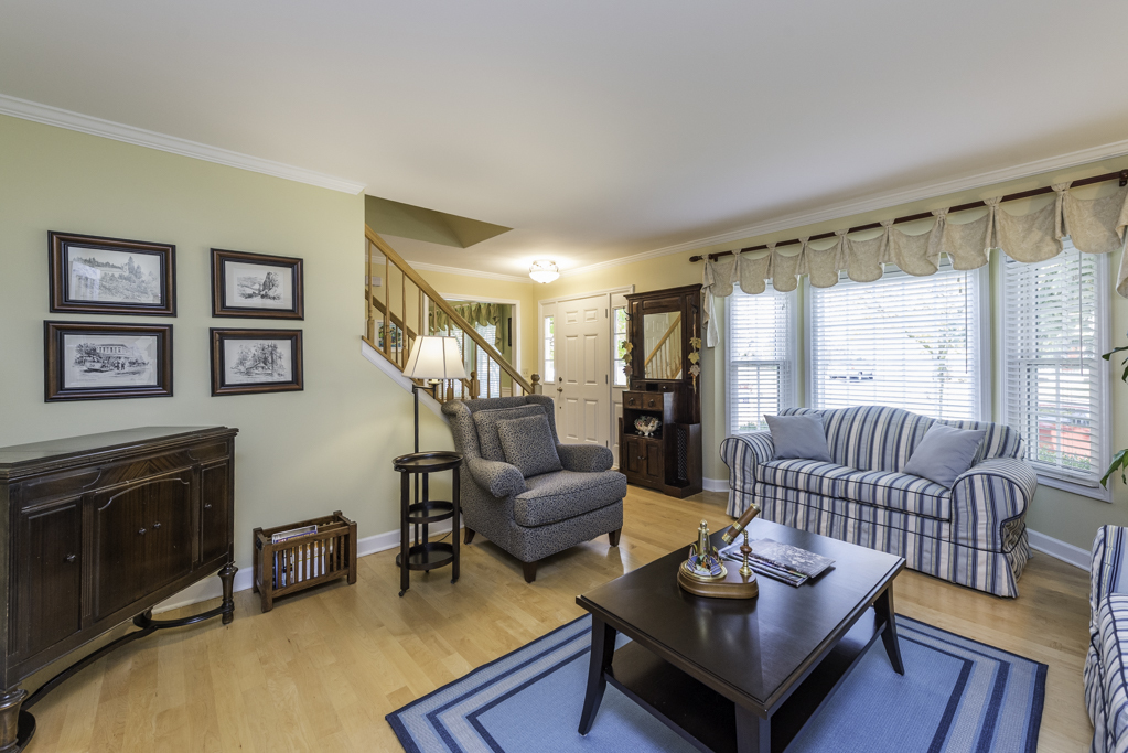 543 Long Hill Road, Gurnee, IL 60031