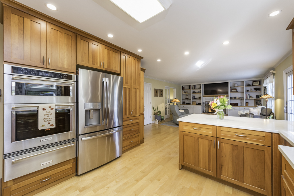 543 Long Hill Road, Gurnee, IL 60031