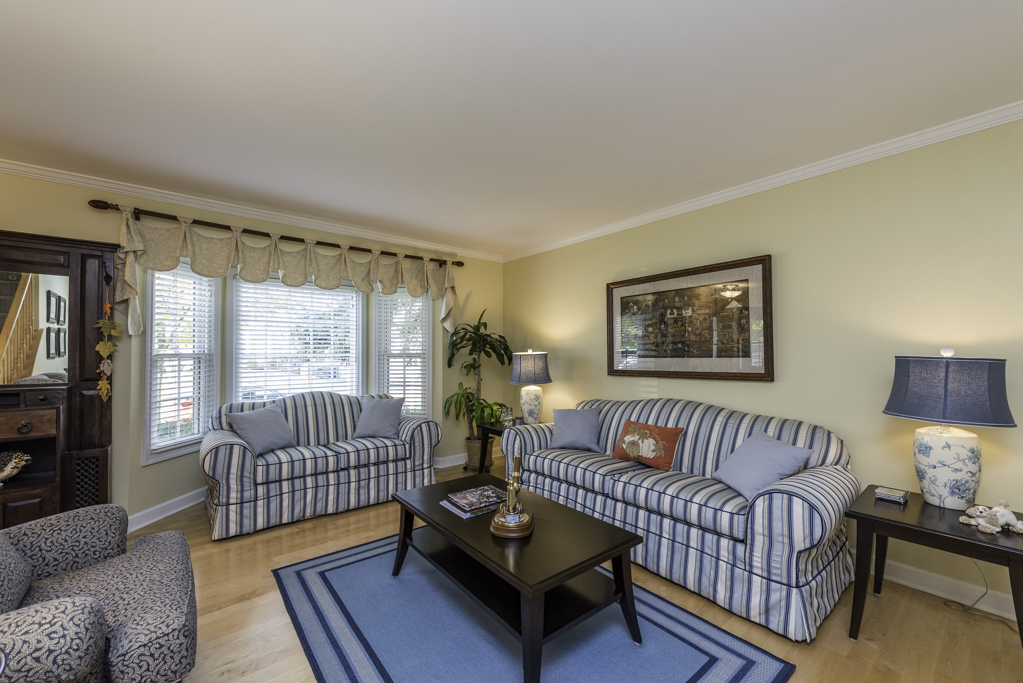 543 Long Hill Road, Gurnee, IL 60031