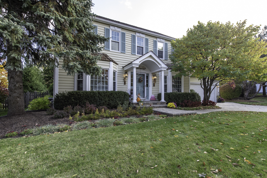 543 Long Hill Road, Gurnee, IL 60031