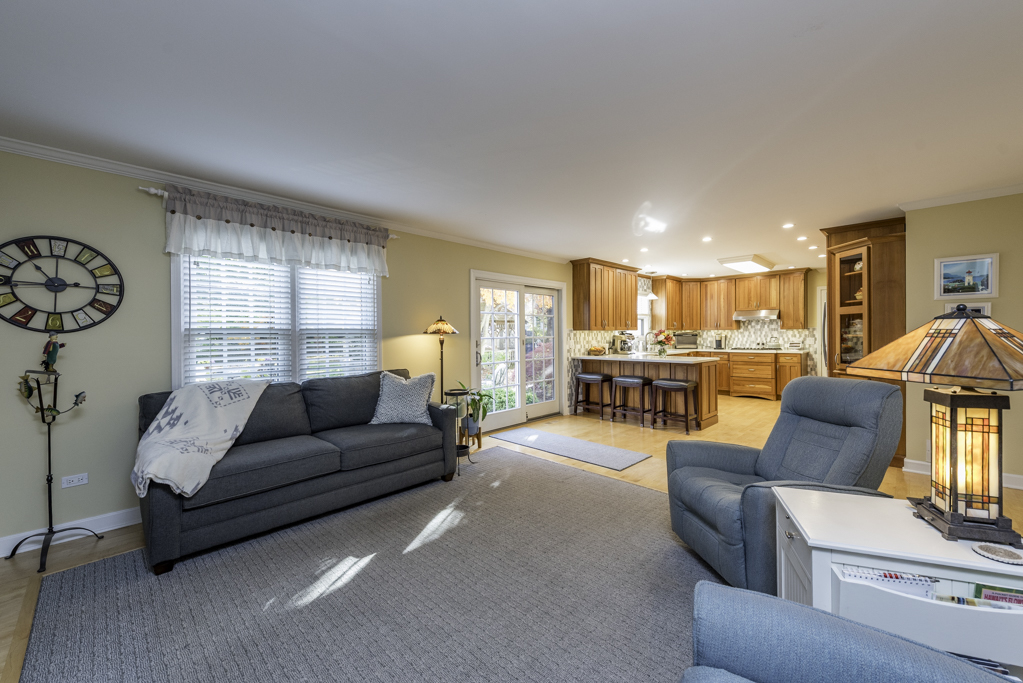 543 Long Hill Road, Gurnee, IL 60031