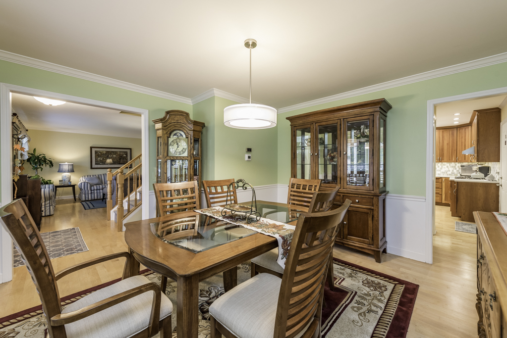 543 Long Hill Road, Gurnee, IL 60031