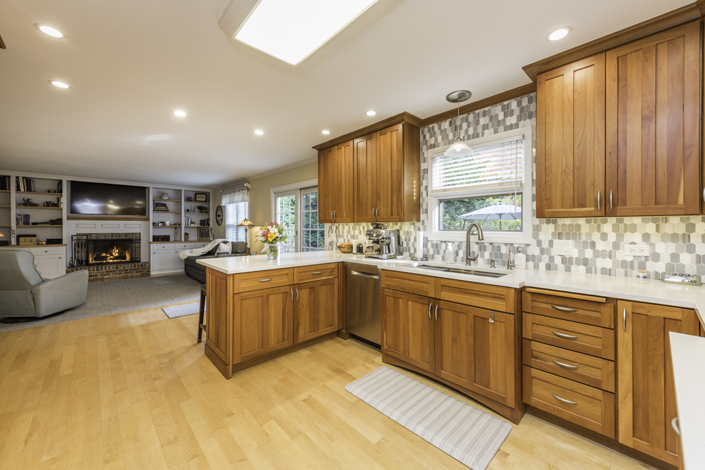 543 Long Hill Road, Gurnee, IL 60031