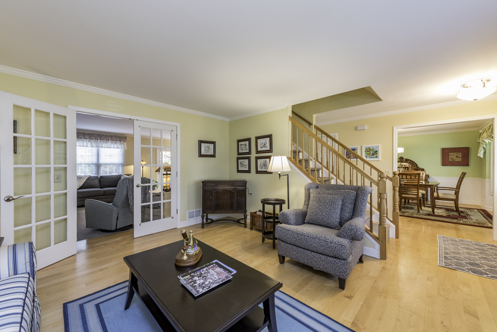 543 Long Hill Road, Gurnee, IL 60031