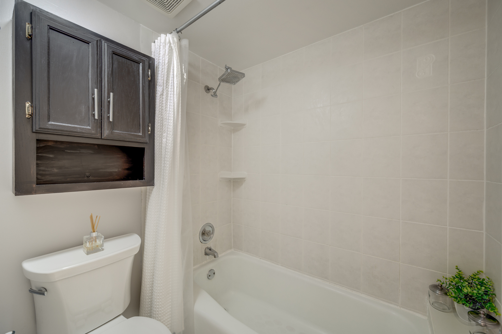 1140 64th Street #6, La Grange Highlands, IL 60525
