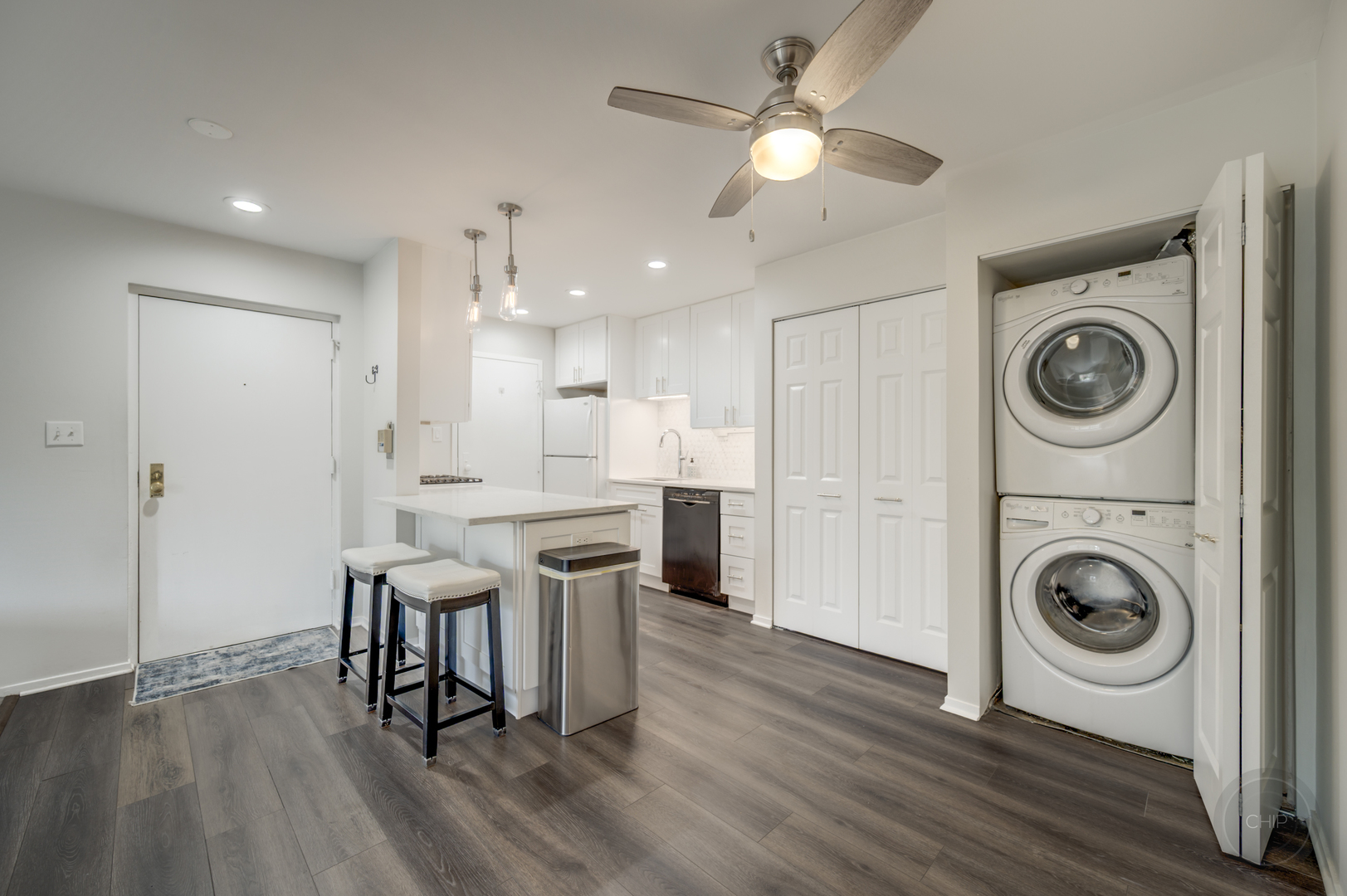 1140 64th Street #6, La Grange Highlands, IL 60525
