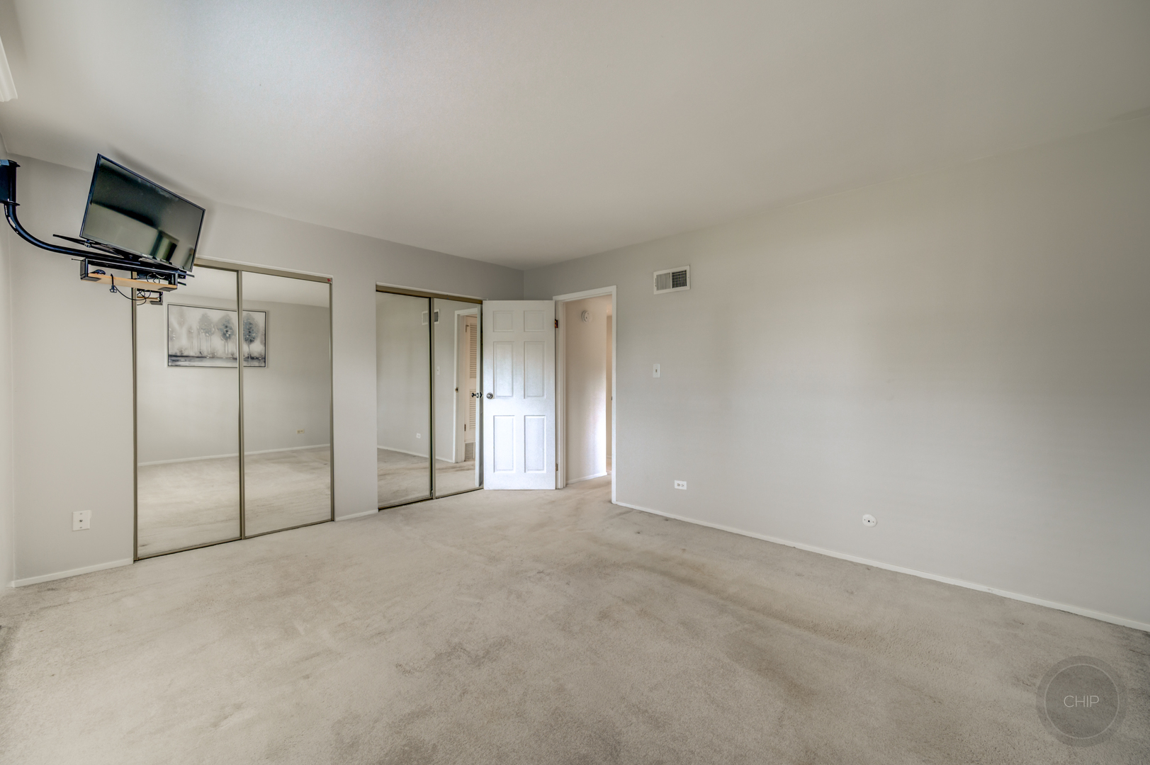 1140 64th Street #6, La Grange Highlands, IL 60525