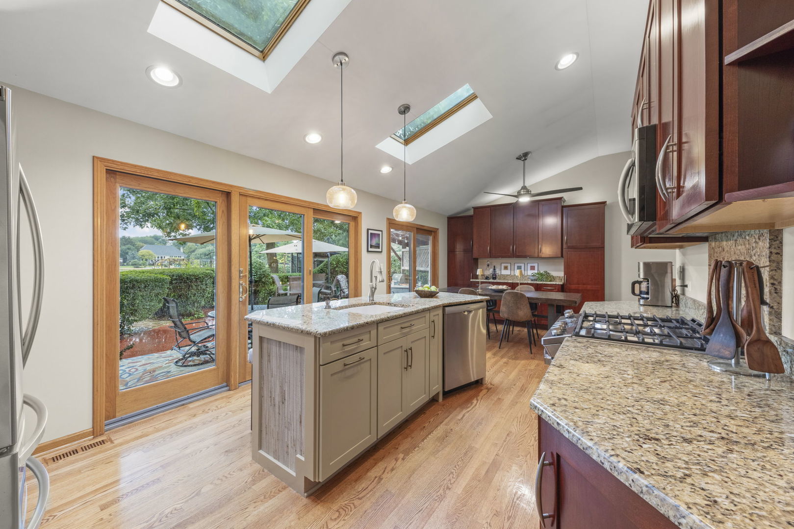 10S506 Whittington Lane, Naperville, IL 60564