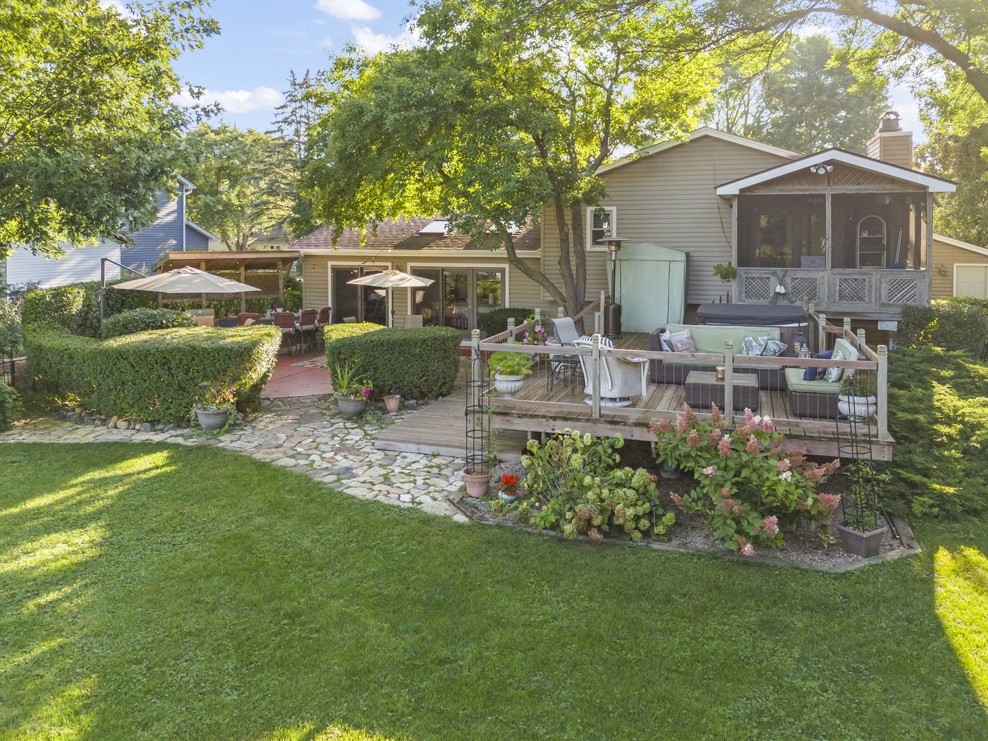 10S506 Whittington Lane, Naperville, IL 60564