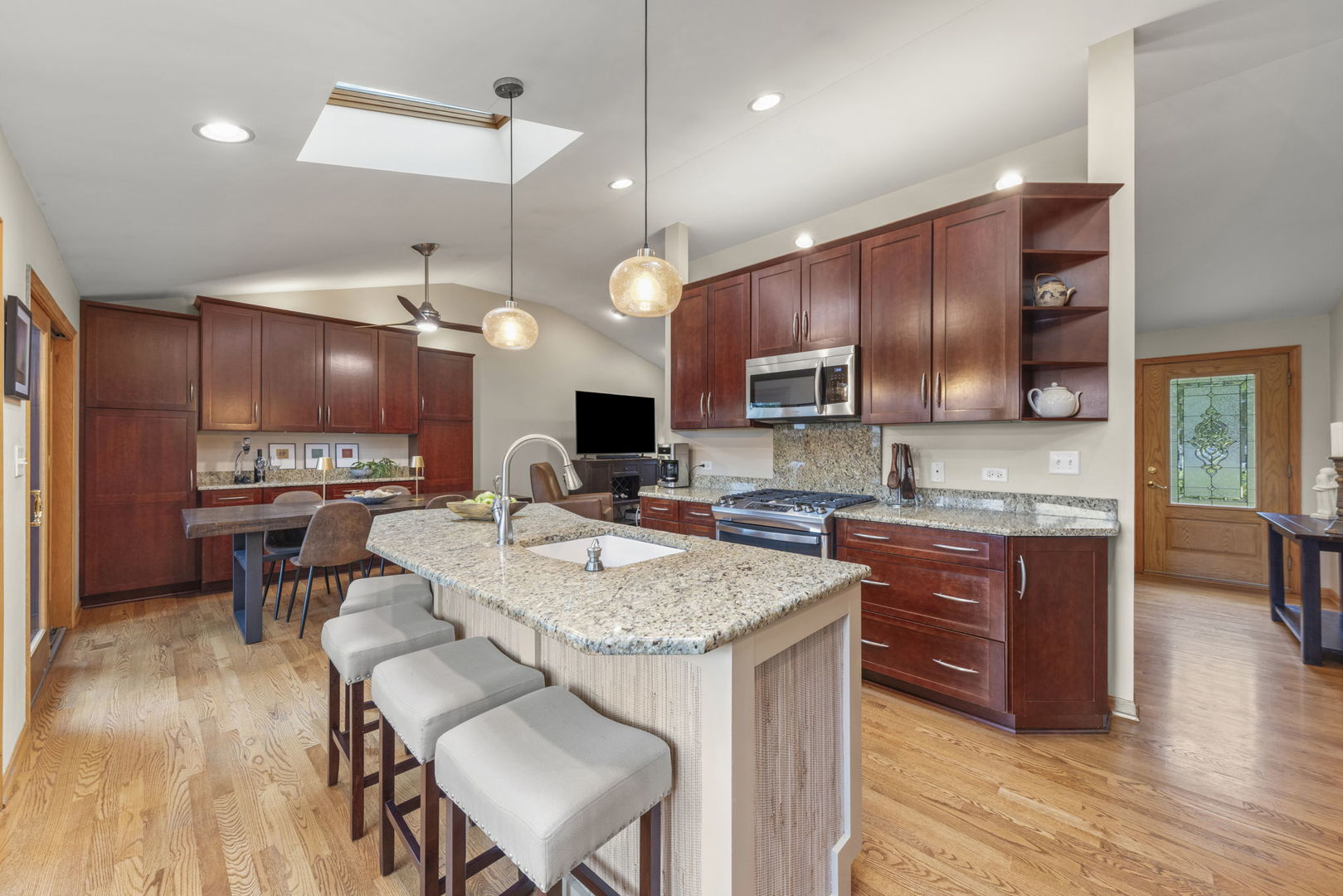 10S506 Whittington Lane, Naperville, IL 60564