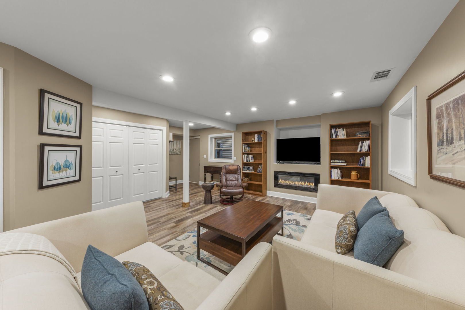 10S506 Whittington Lane, Naperville, IL 60564