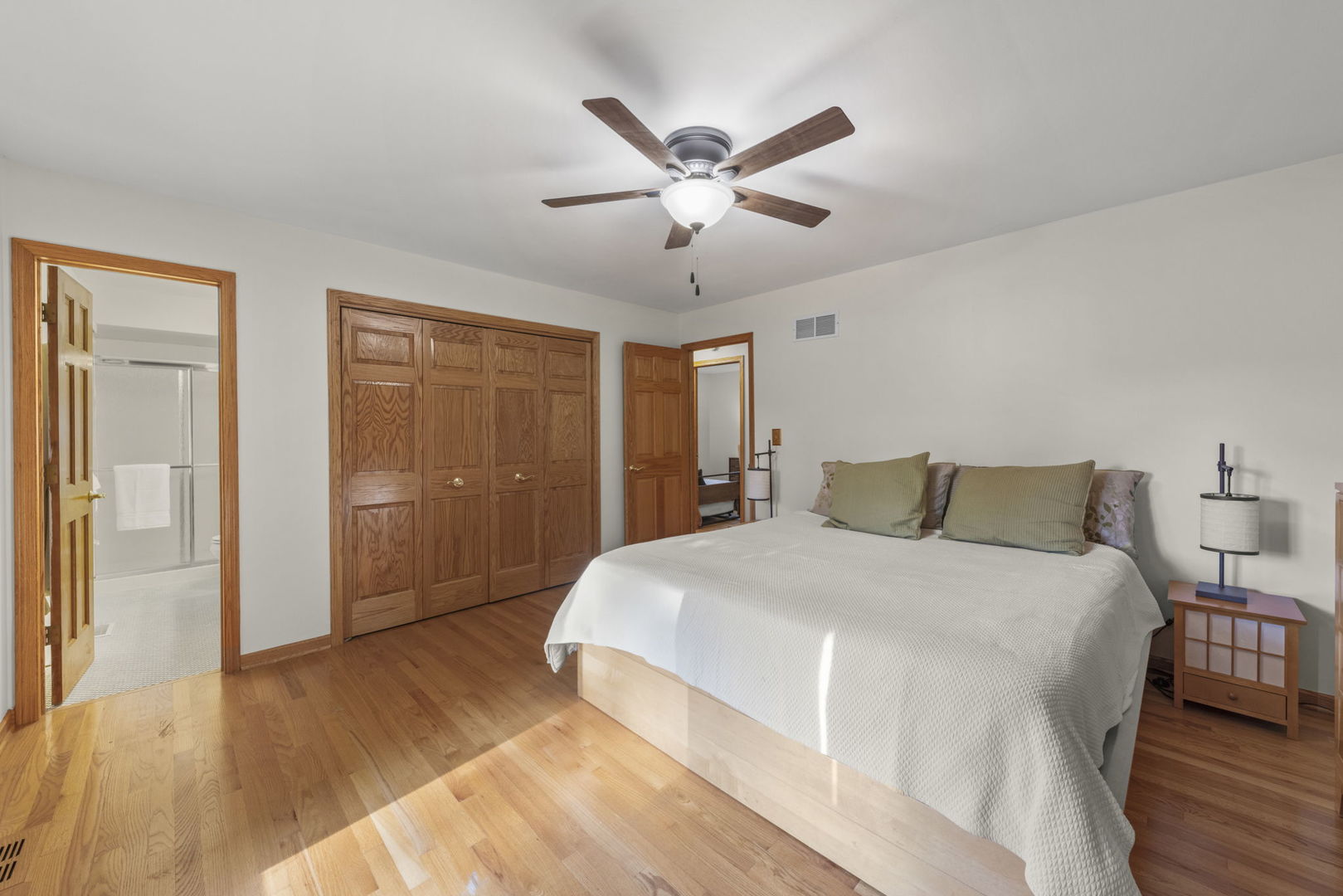 10S506 Whittington Lane, Naperville, IL 60564