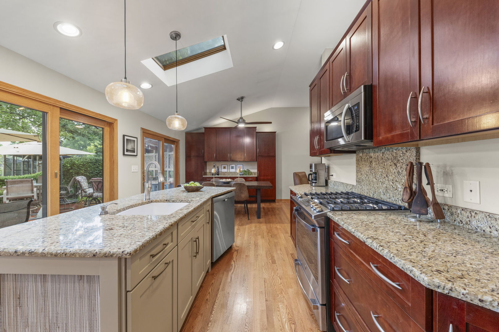 10S506 Whittington Lane, Naperville, IL 60564