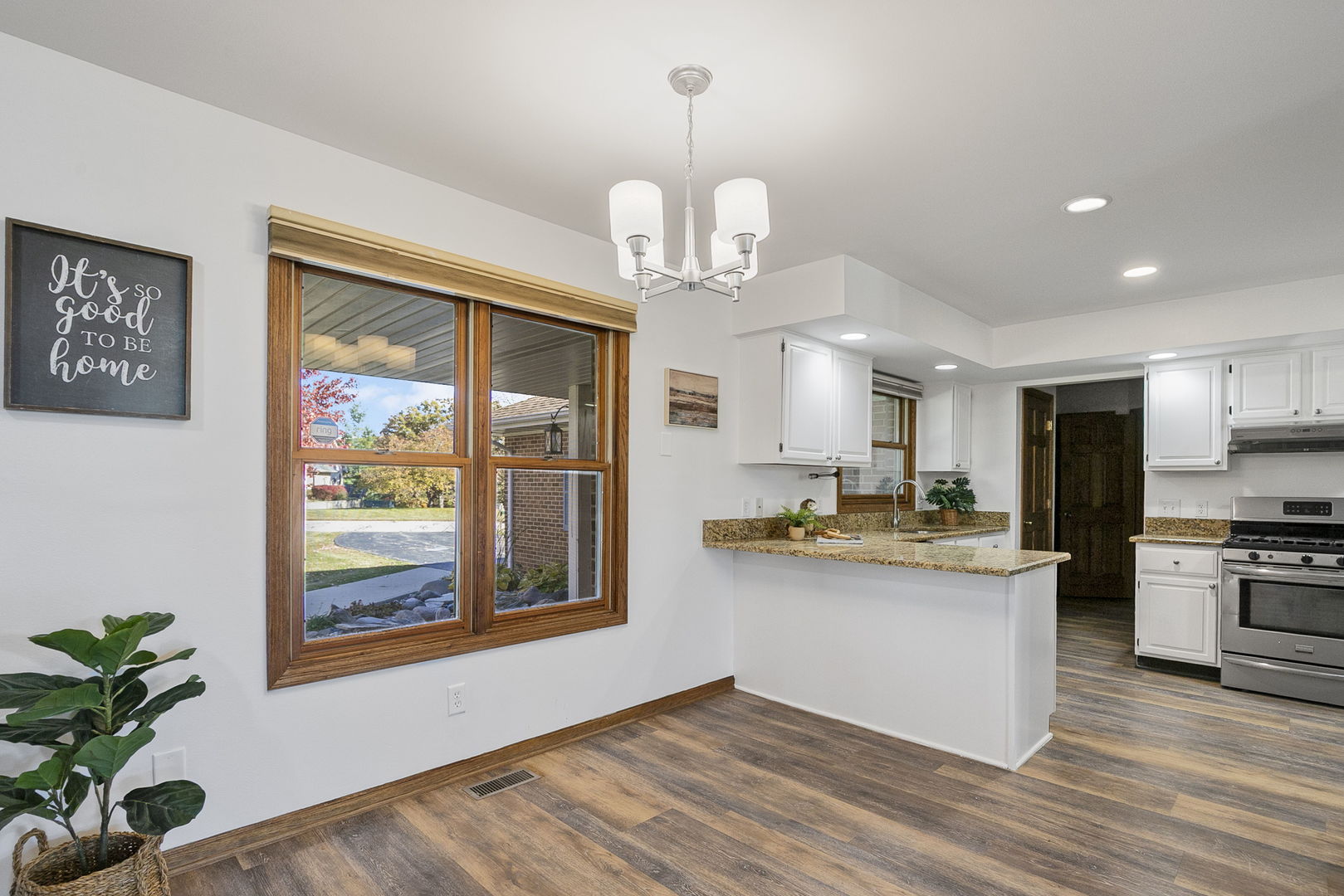 10201 FOX BLUFF Lane, Spring Grove, IL 60081