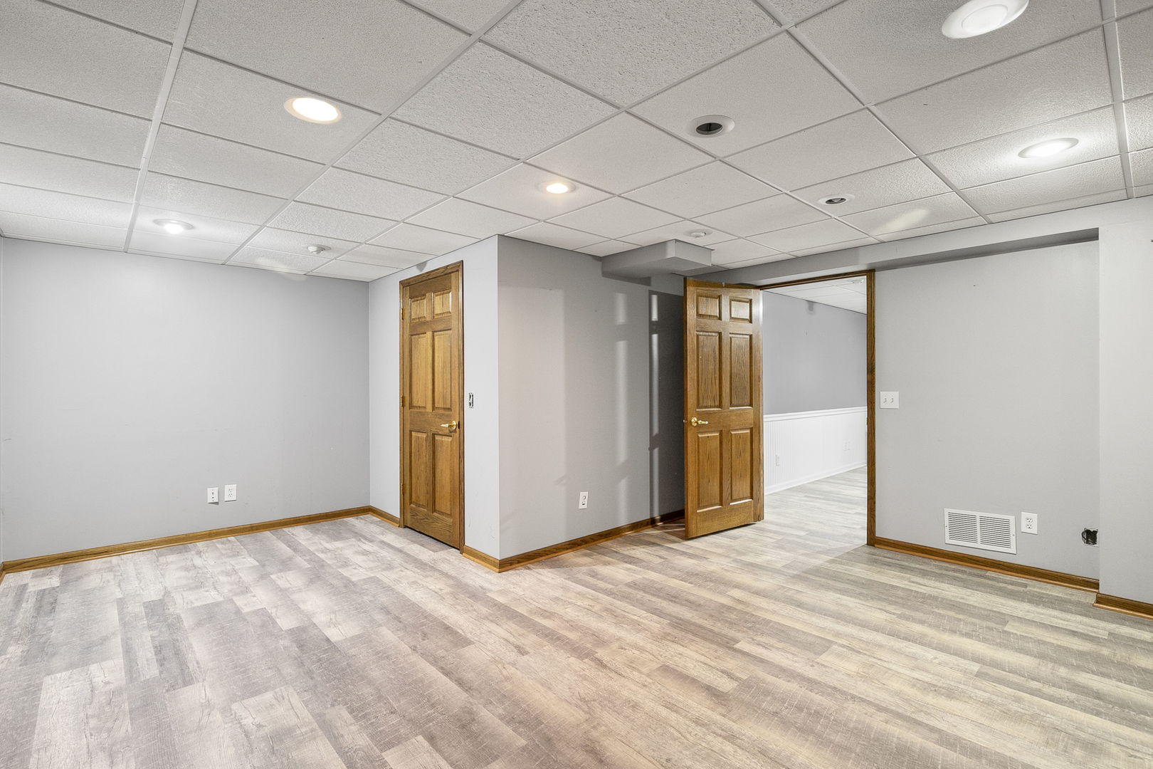 10201 FOX BLUFF Lane, Spring Grove, IL 60081