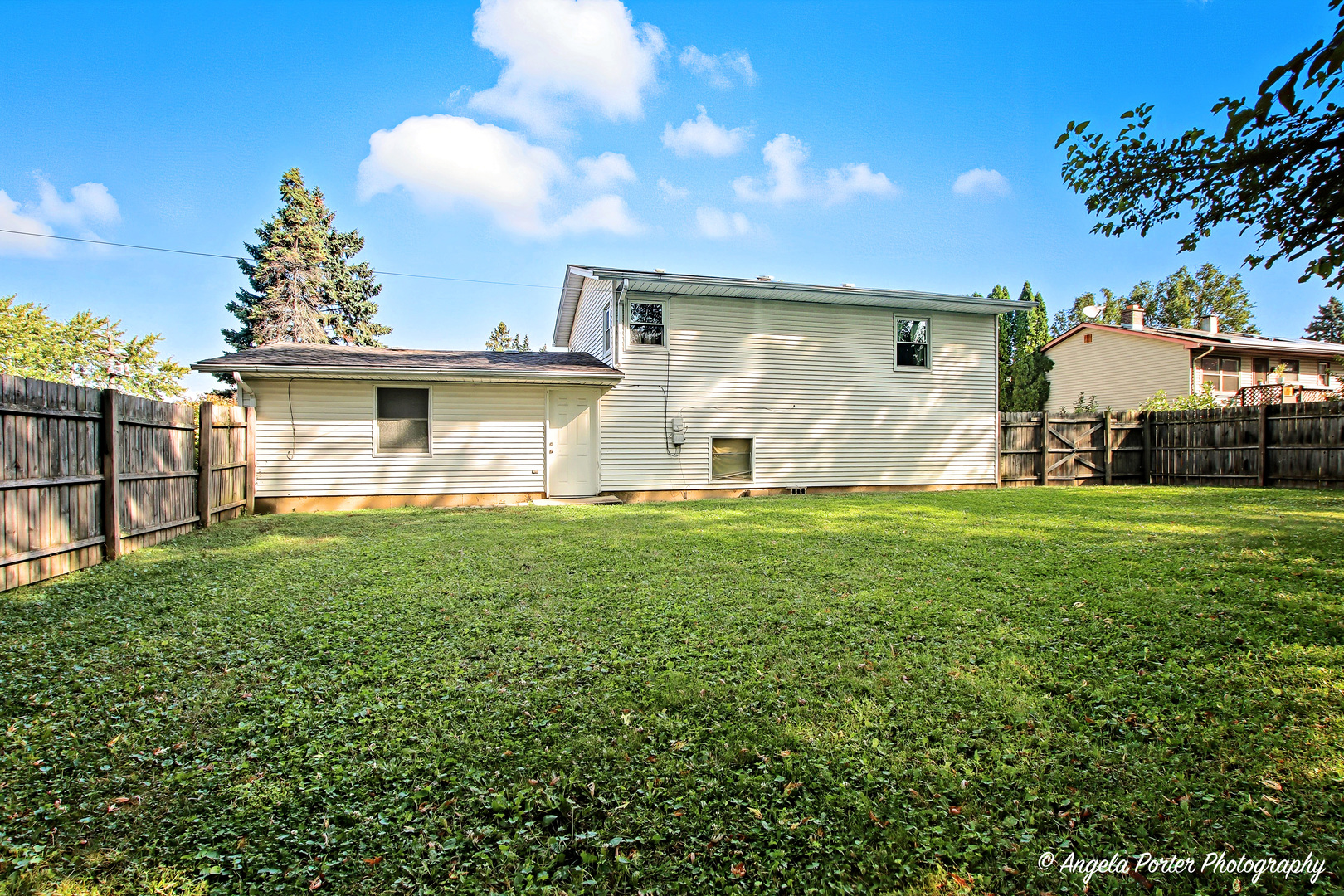 3045 20th Place, North Chicago, IL 60064
