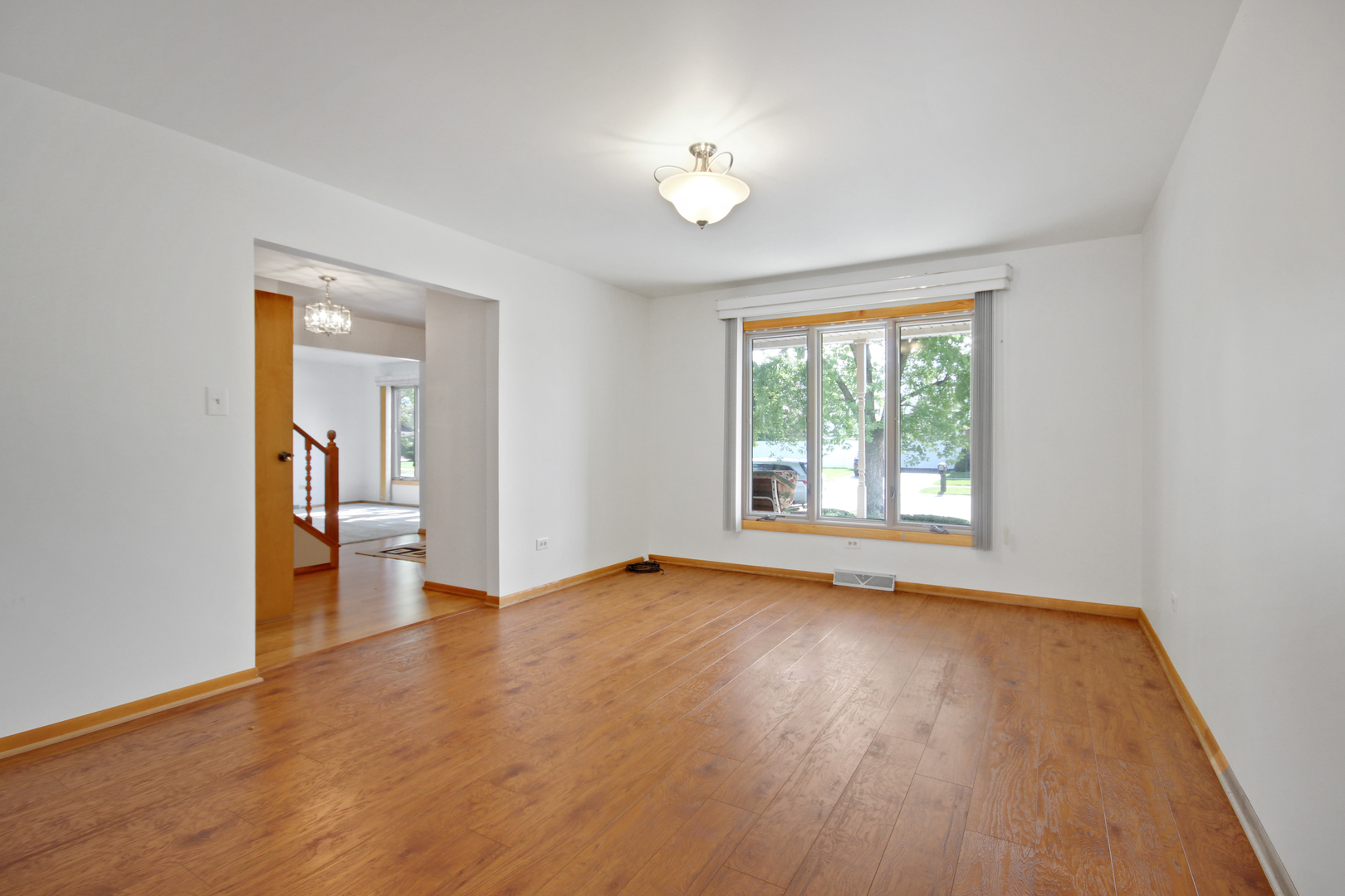 16909 Paxton Avenue, South Holland, IL 60473