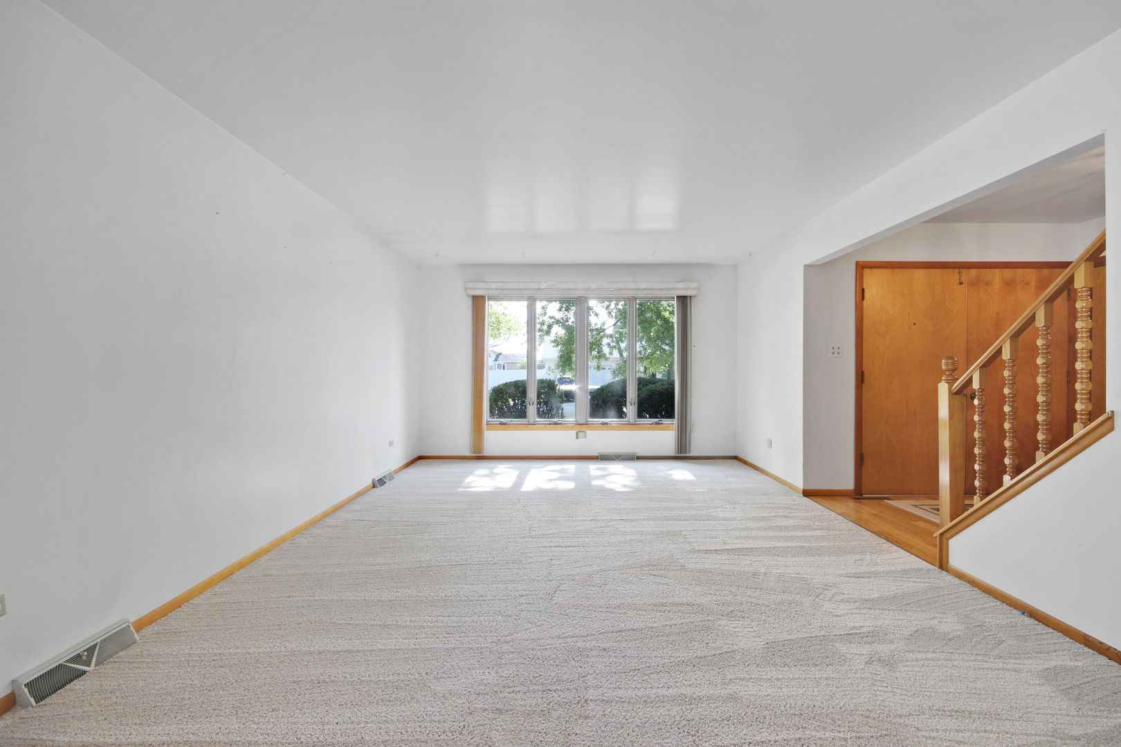 16909 Paxton Avenue, South Holland, IL 60473