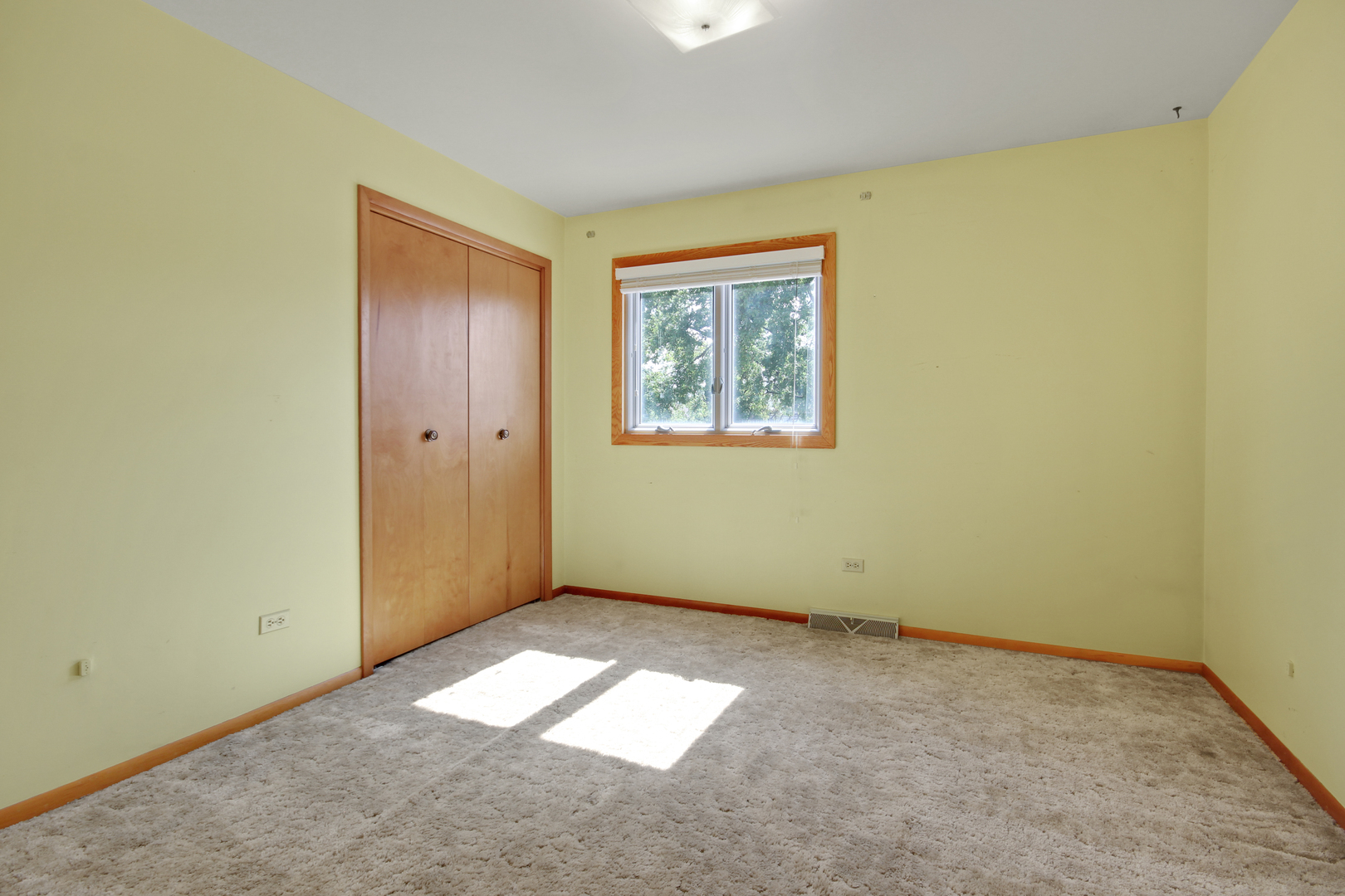 16909 Paxton Avenue, South Holland, IL 60473