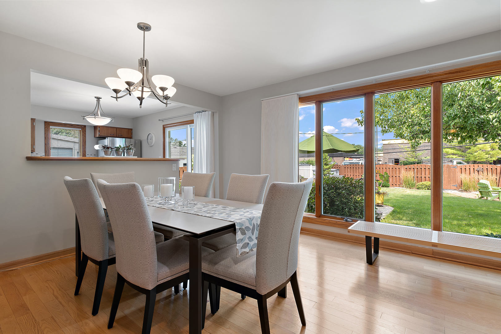 1822 E Cree Lane, Mount Prospect, IL 60056