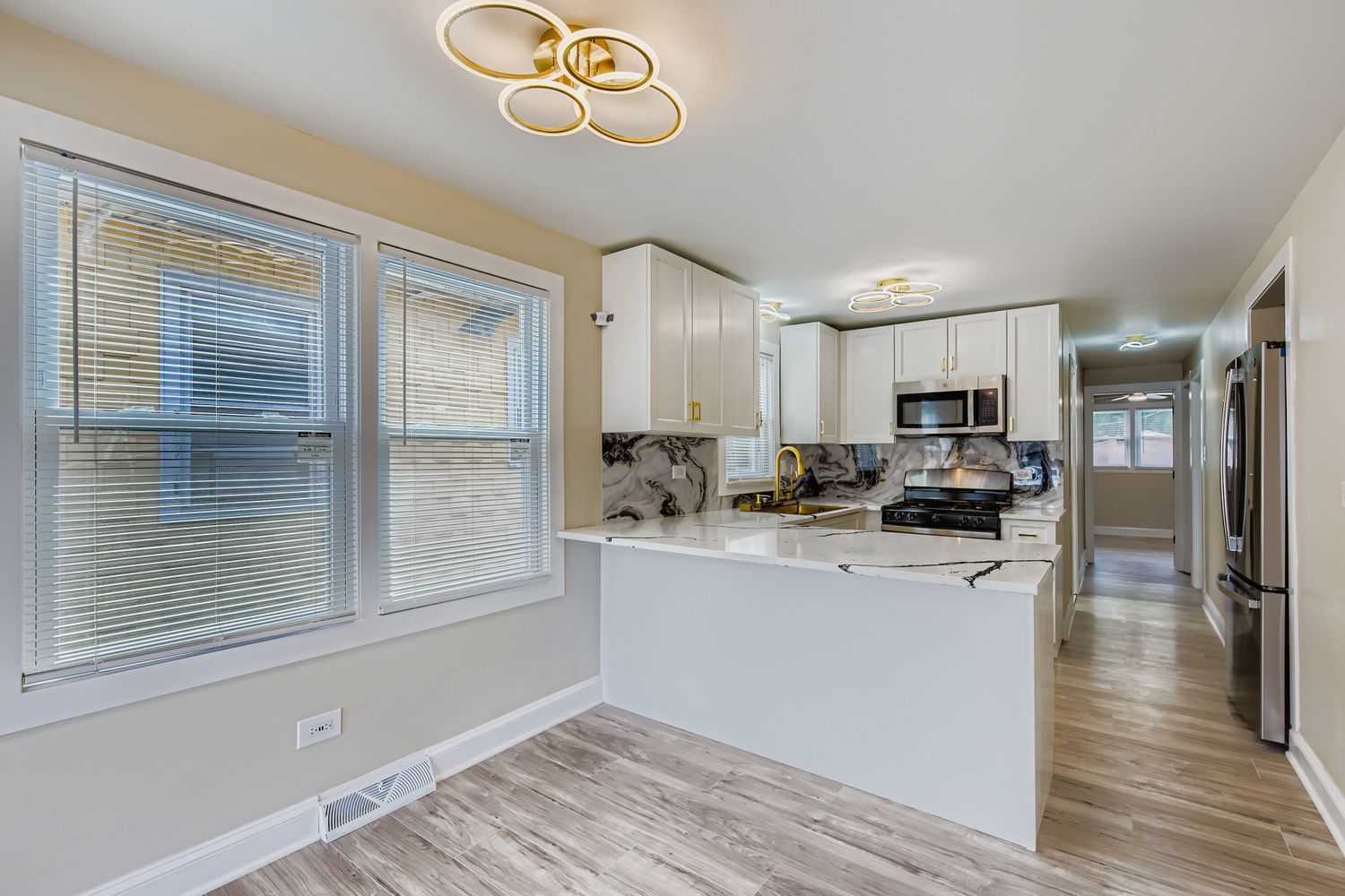 10046 S Indiana Avenue, Chicago, IL 60628