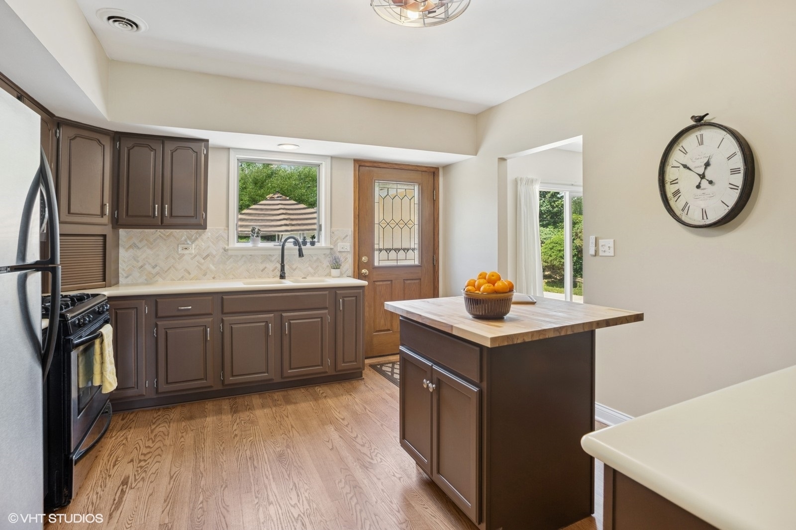 3N276 N Howard Avenue, Elmhurst, IL 60126