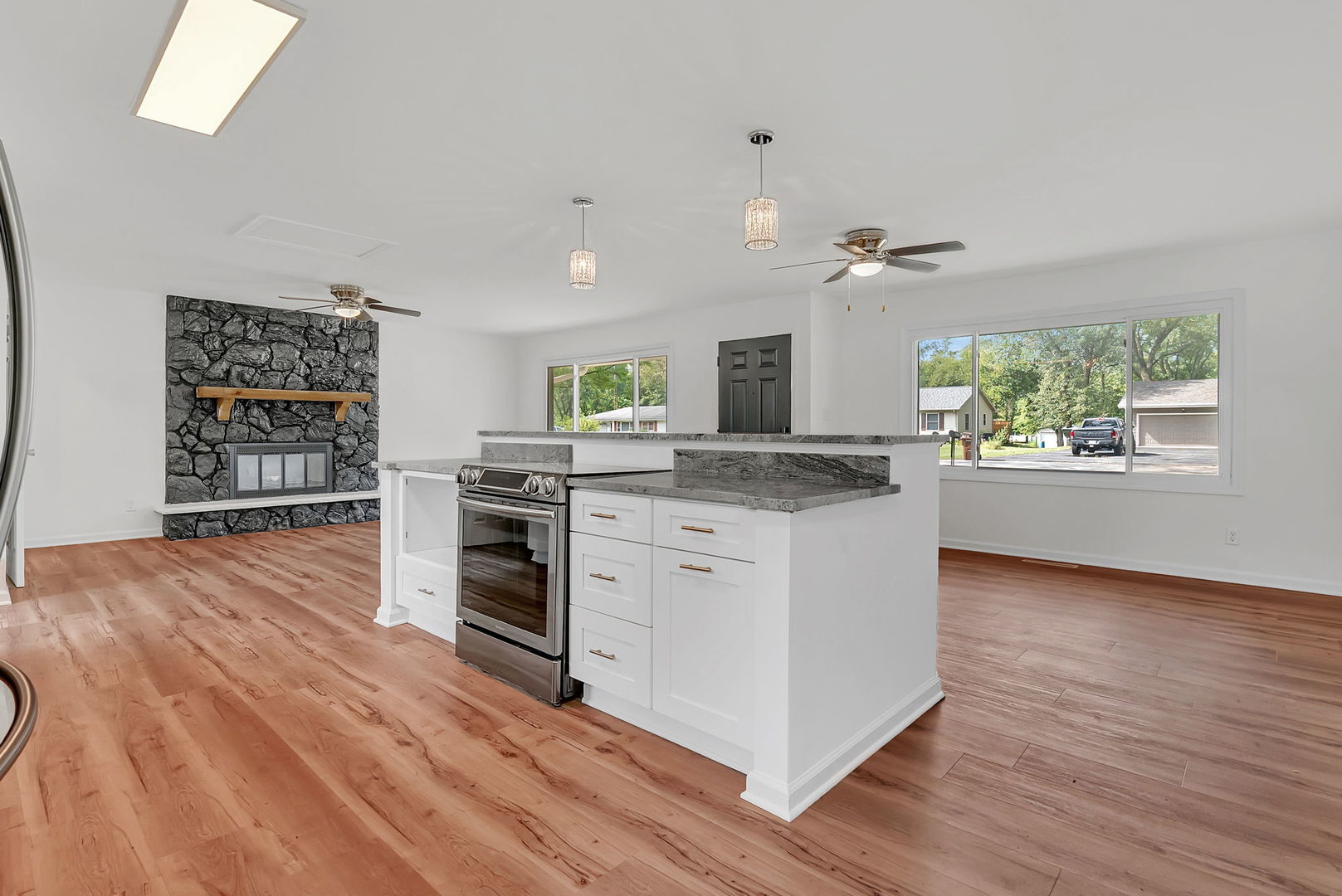 35737 Jay Drive, Custer Park, IL 60481