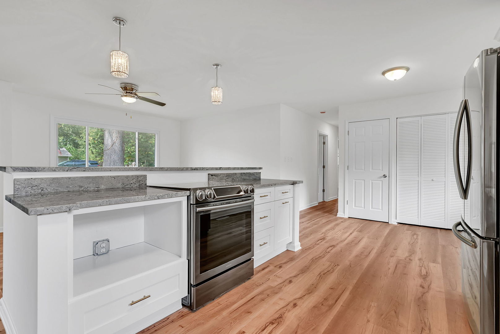 35737 Jay Drive, Custer Park, IL 60481