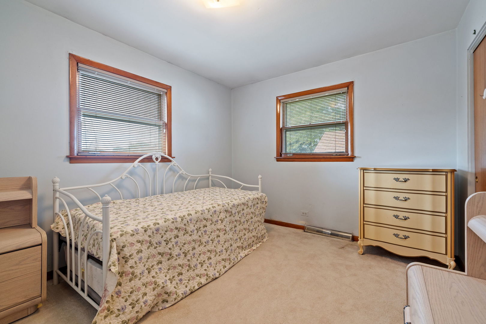 7912 S New Castle Avenue, Burbank, IL 60459