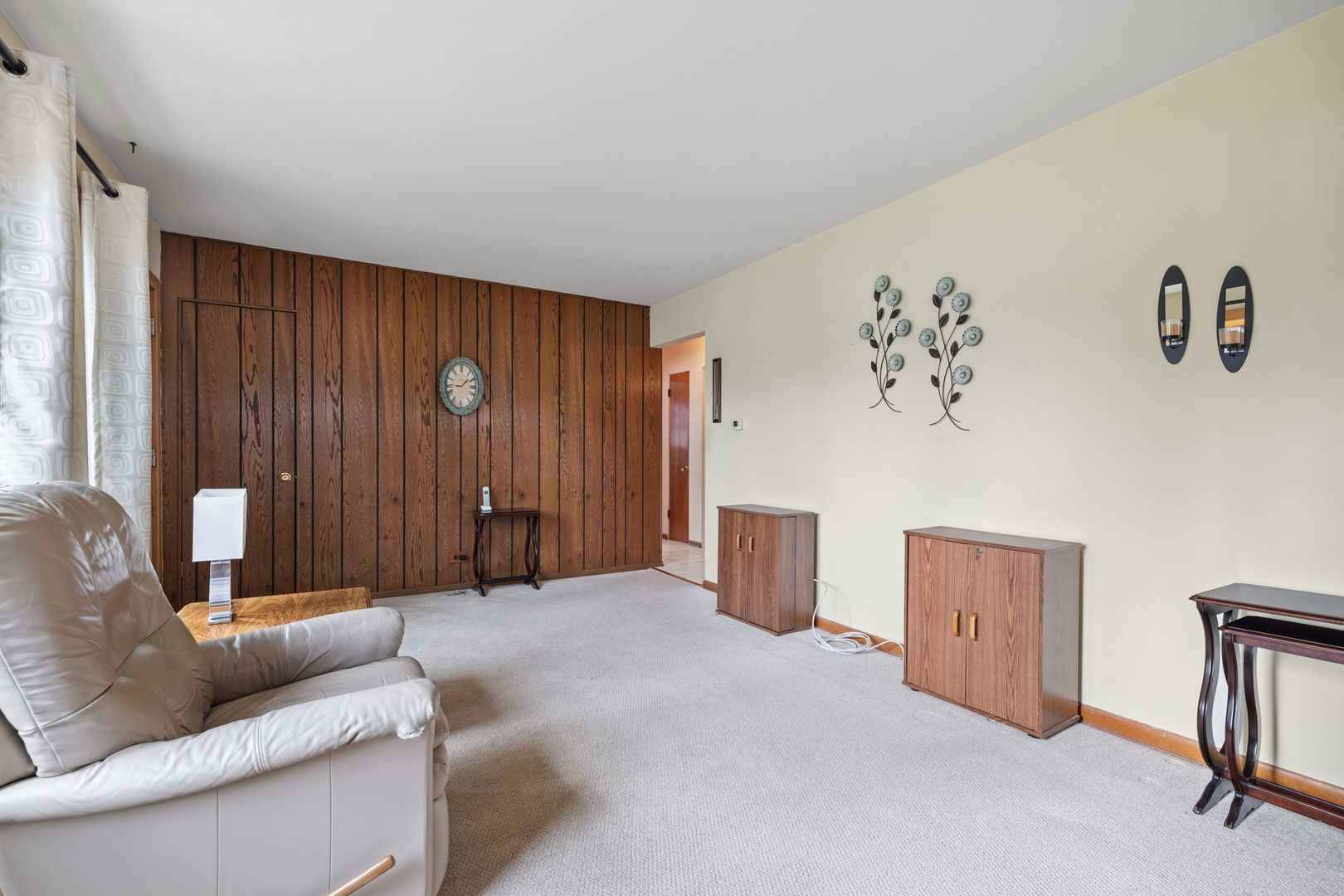 7912 S New Castle Avenue, Burbank, IL 60459