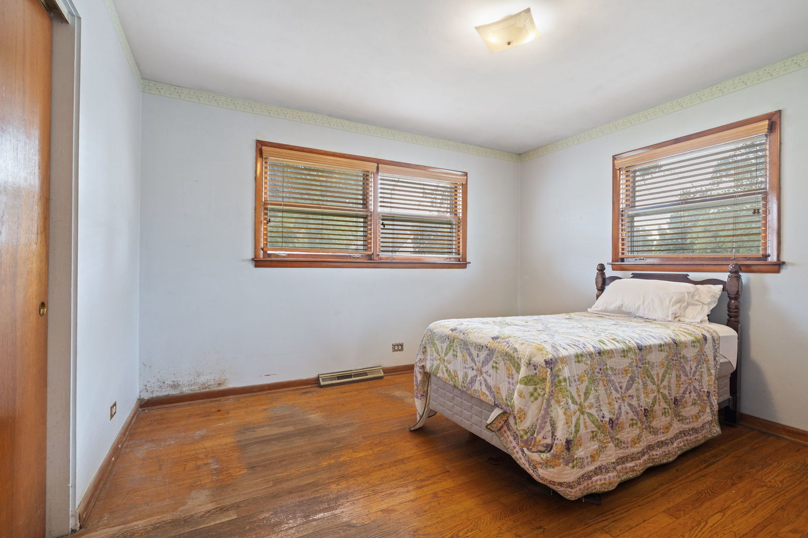 7912 S New Castle Avenue, Burbank, IL 60459