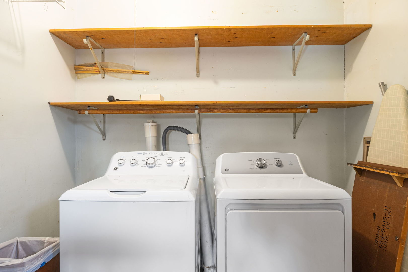 7912 S New Castle Avenue, Burbank, IL 60459