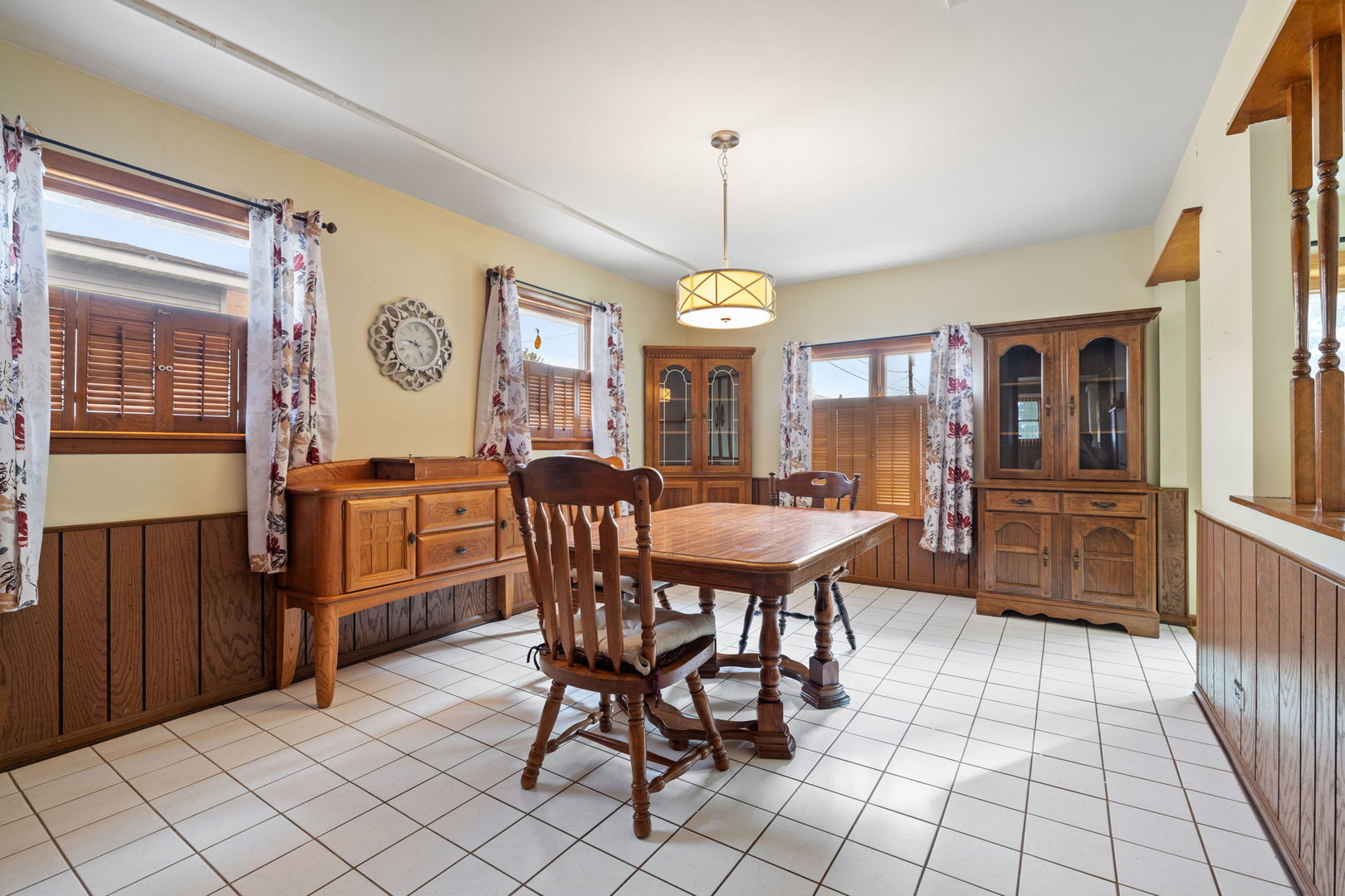 7912 S New Castle Avenue, Burbank, IL 60459