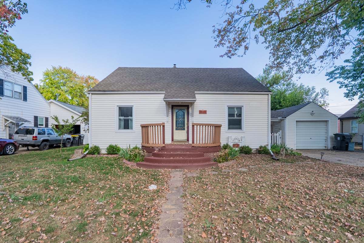 4 University Court, Normal, IL 61761