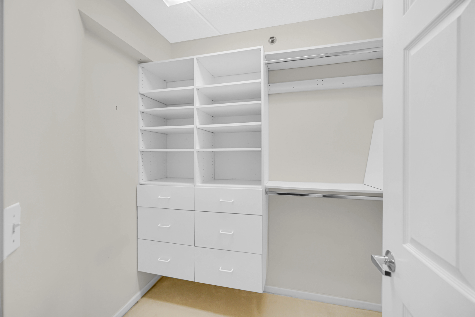 730 Creekside Drive #405C, Mount Prospect, IL 60056