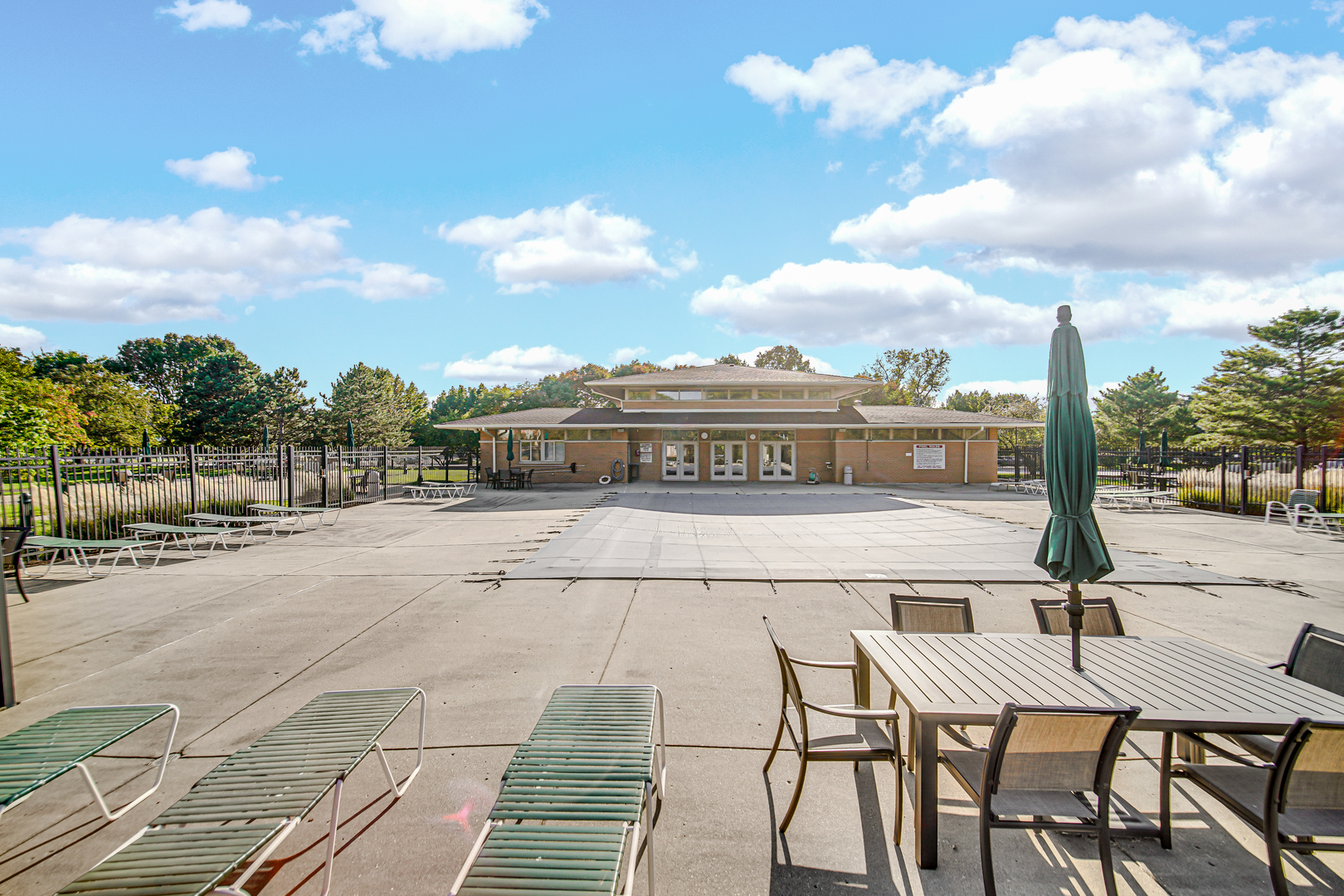 730 Creekside Drive #405C, Mount Prospect, IL 60056